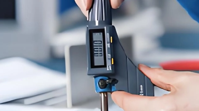 Dispositivo de medi&ccedil;&atilde;o de controle de qualidade para teste de espessura do material